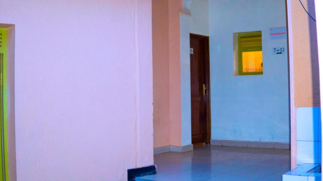 Peace & Grace Motel Kigali Buitenkant foto
